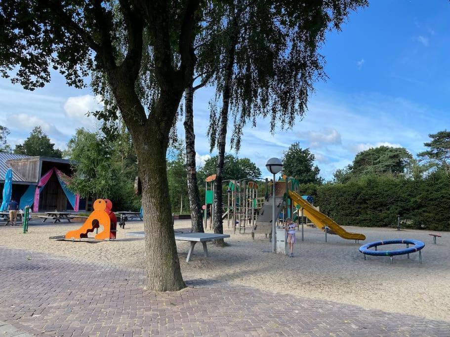 Knus Huisje Op Kindvriendelijk Park Met Zwembad Otterlo Exterior foto