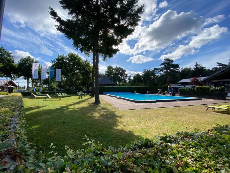 Knus Huisje Op Kindvriendelijk Park Met Zwembad Otterlo Exterior foto