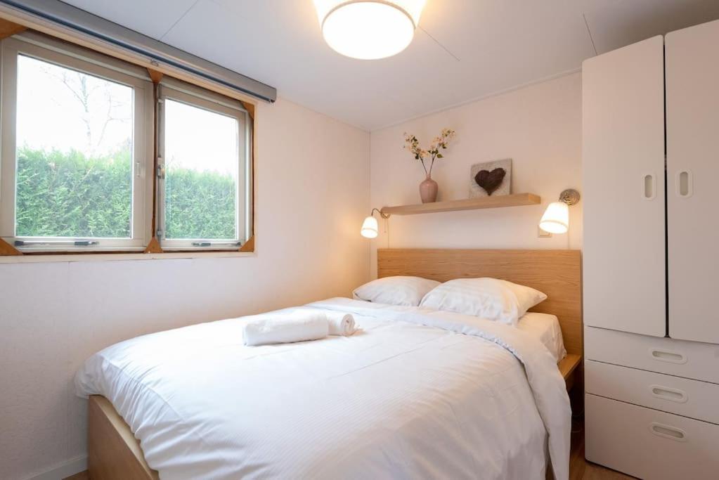 Knus Huisje Op Kindvriendelijk Park Met Zwembad Otterlo Exterior foto